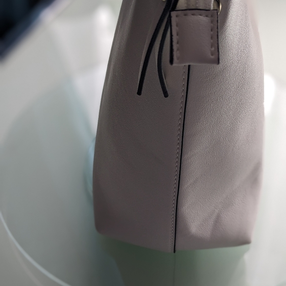 NWOT Large, white tote bag by Penningtons - Picture 3 of 16